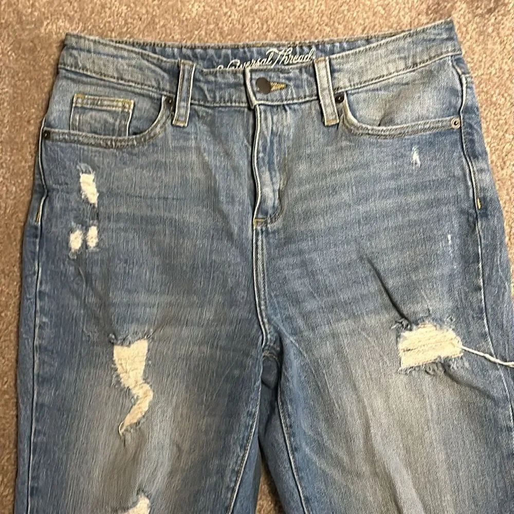 Universal Thread High Rise Straight Distressed Jeans! - Picture 3 of 14